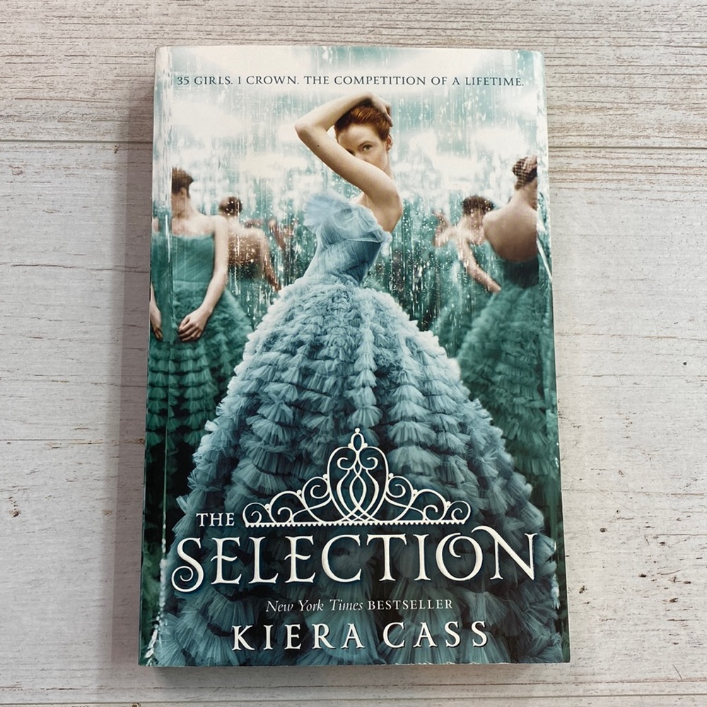 The Selection Book by Kierra Cass